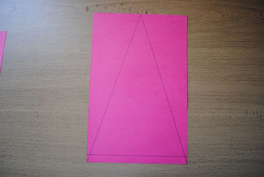 Dibujar triángulo y franja de un centímetro