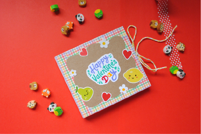 Tarjeta deslizable cerrada en forma de mini album